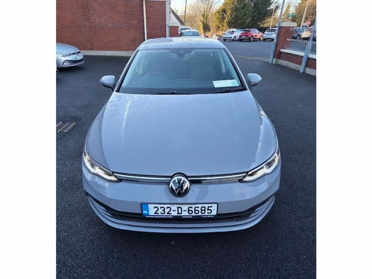Volkswagen Golf LIFE 2.0 TDI 115HP 5DR - Image 3