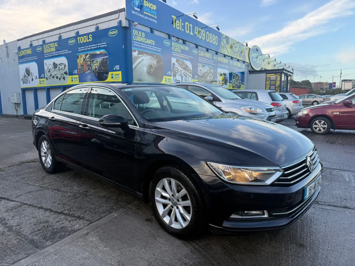 Volkswagen Passat 2015 - Image 2