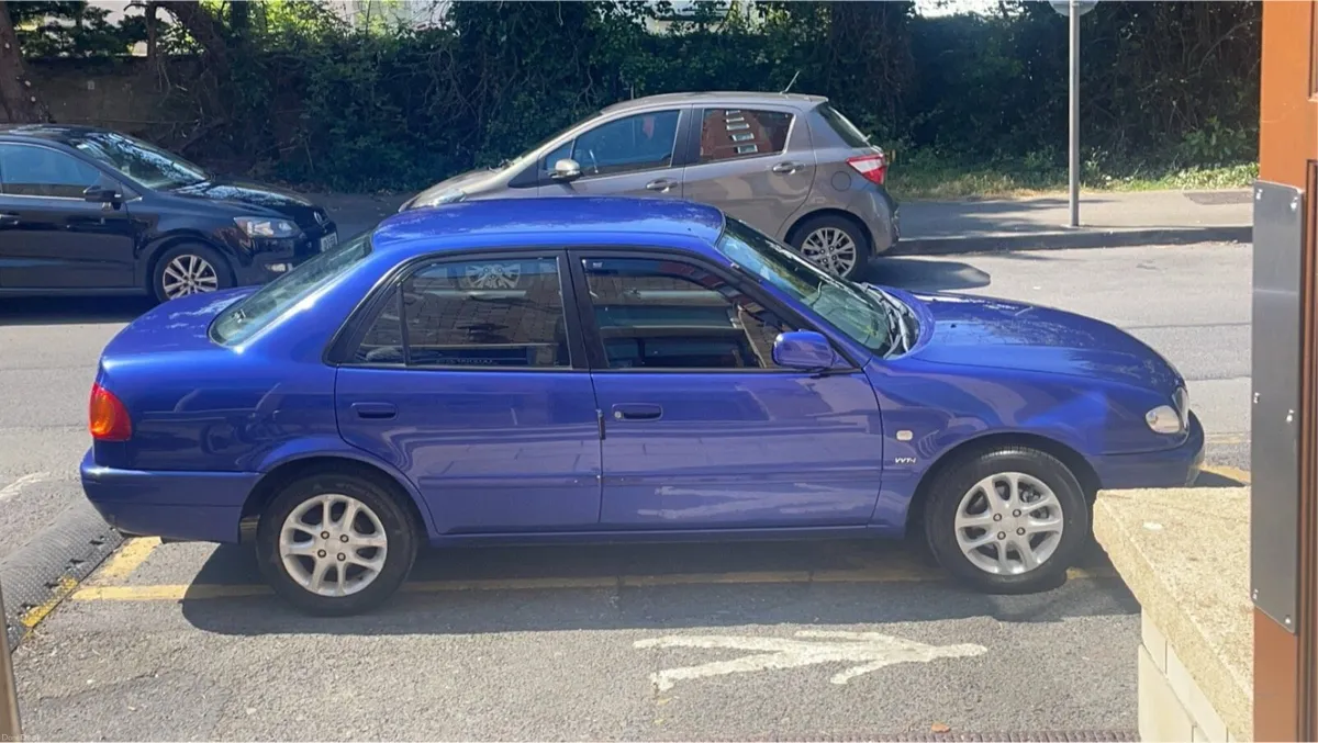 Toyota  Corolla - Image 4