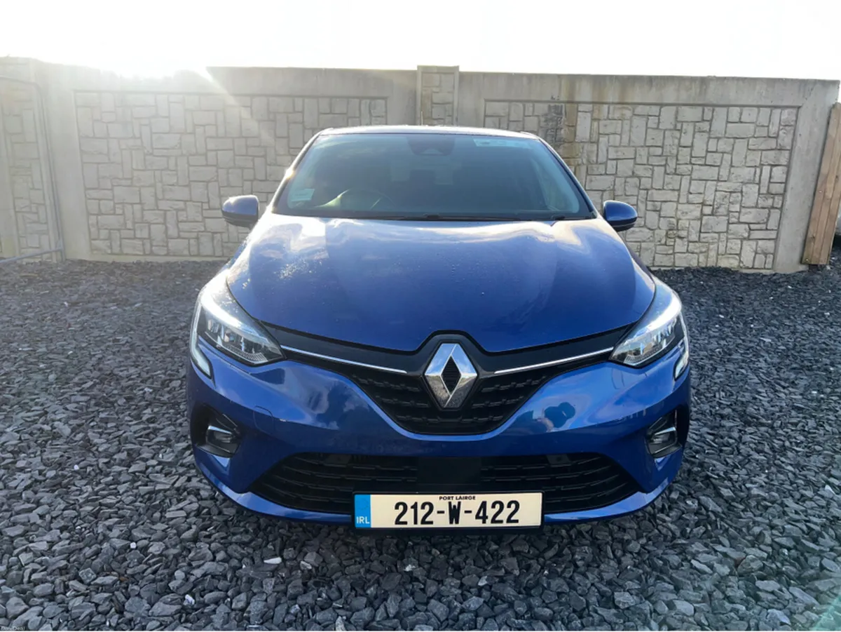 Renault Clio ICONIC TCE 100  5DR - Image 4
