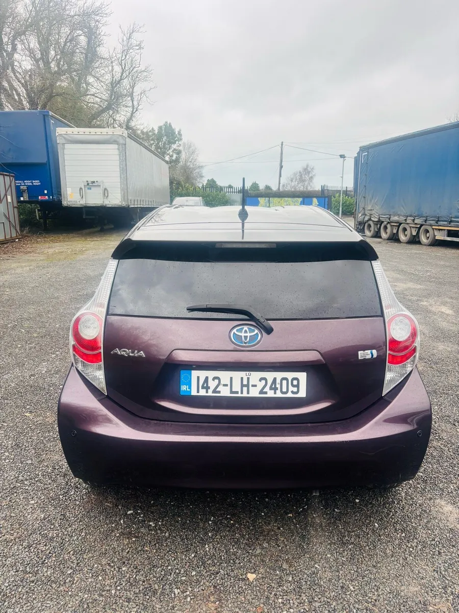 Toyota Aqua Hybrid - Image 3