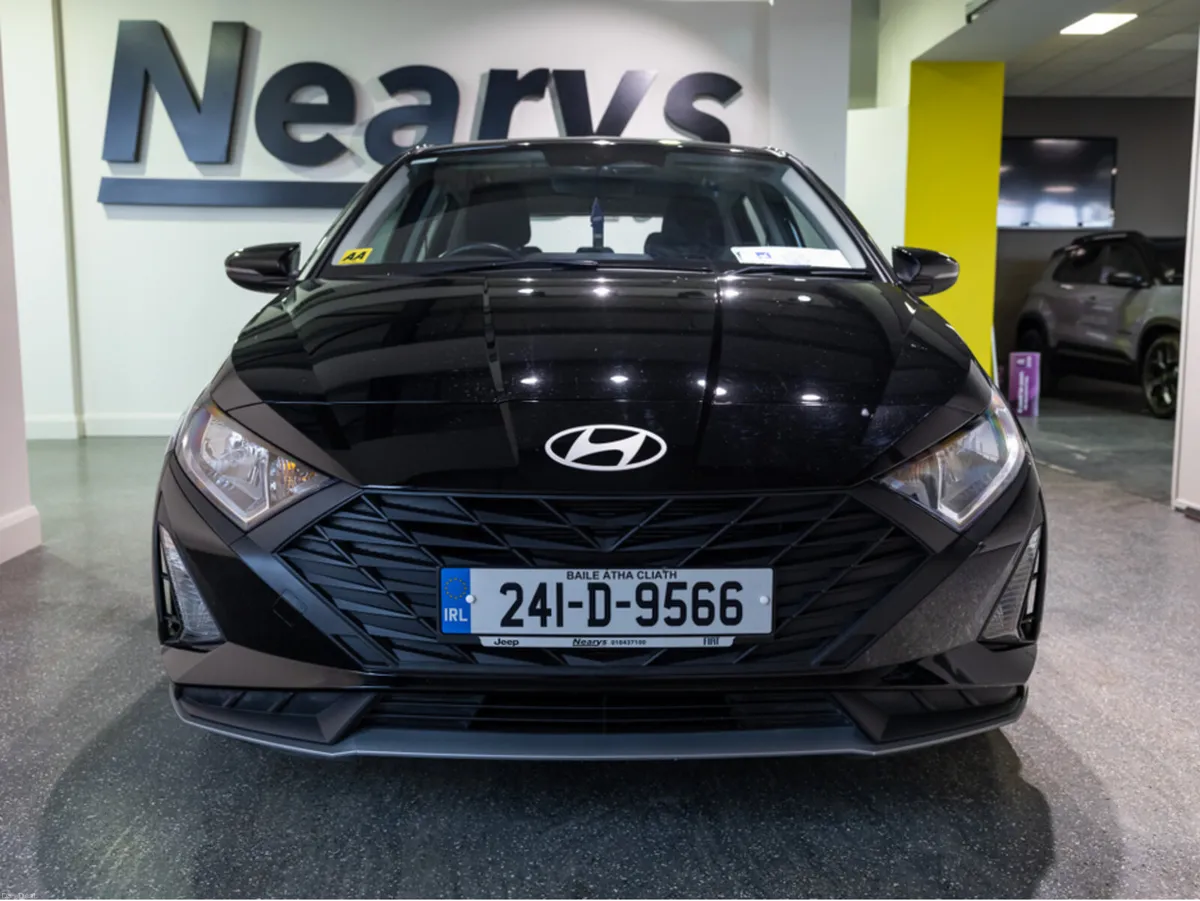 Hyundai i20 PETROL 5DR - Image 2