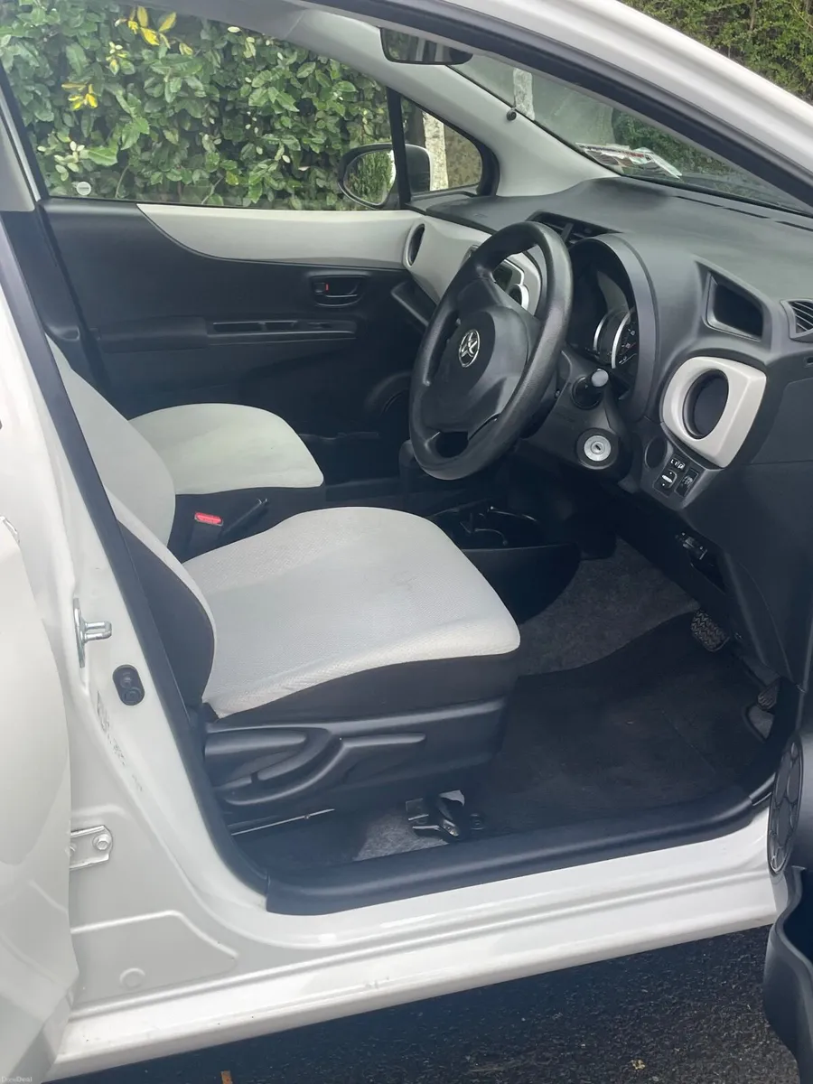 Toyota Vitz 2014 - Image 3