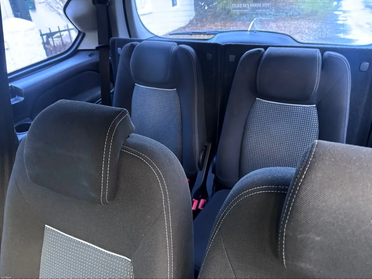 Ford Galaxy 2011 - Image 3