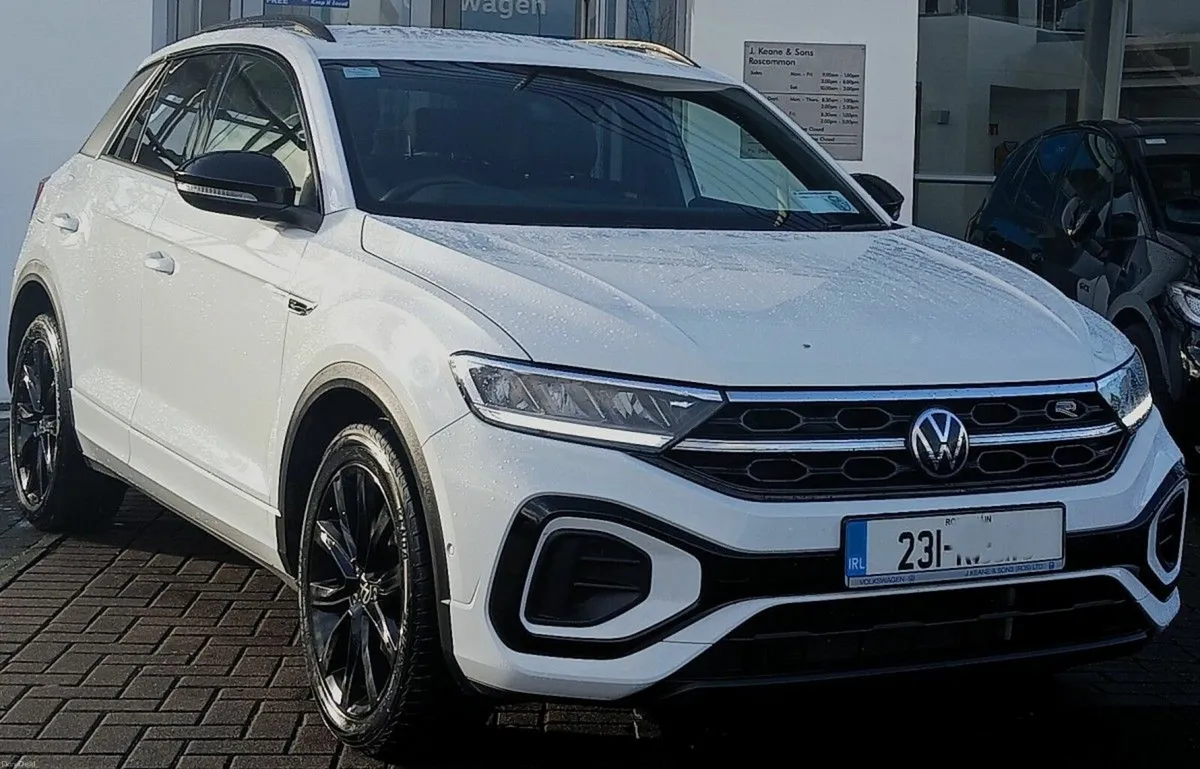 Volkswagen T-Roc R-Line 2.0 TDI 116HP **BLACK STYL - Image 1