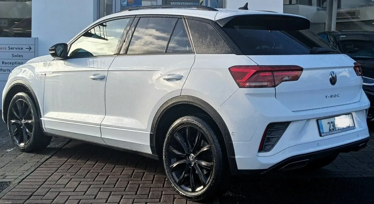 Volkswagen T-Roc R-Line 2.0 TDI 116HP **BLACK STYL - Image 3