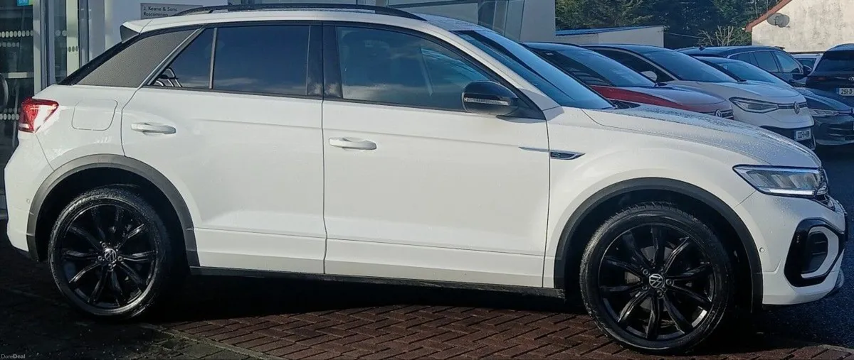 Volkswagen T-Roc R-Line 2.0 TDI 116HP **BLACK STYL - Image 2