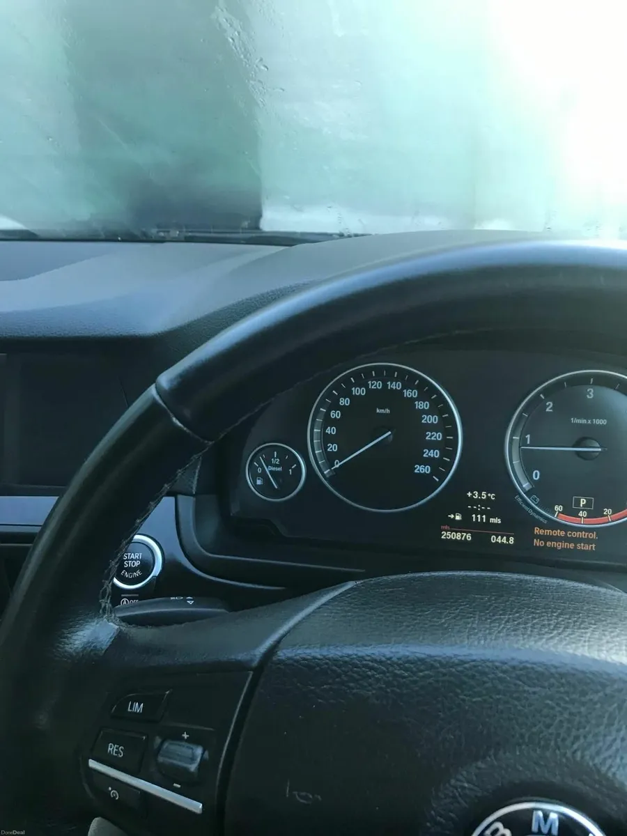 BMW 5-Series 2012 - Image 2