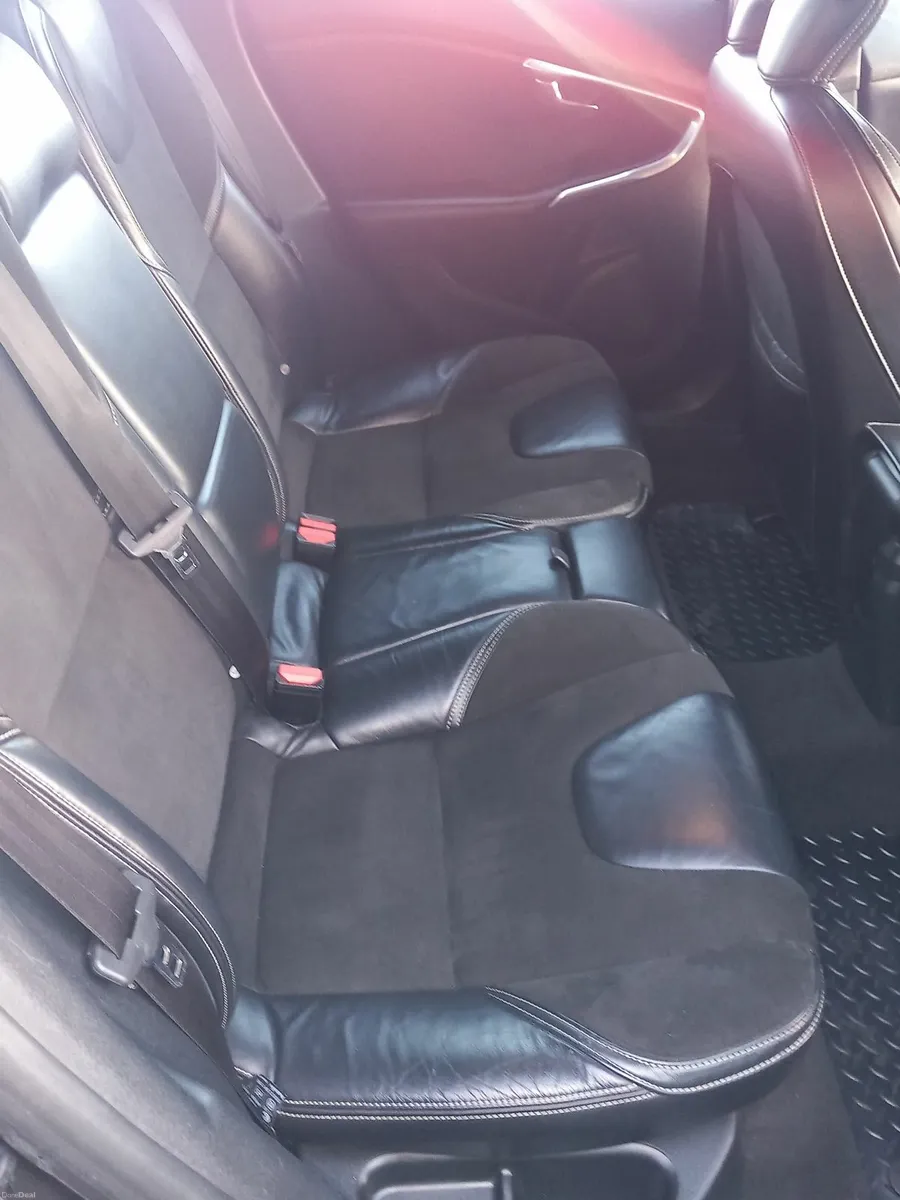Volvo V40 2013 - Image 4