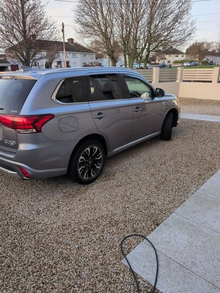 2018 Mitsubishi Outlander new nct - Image 3