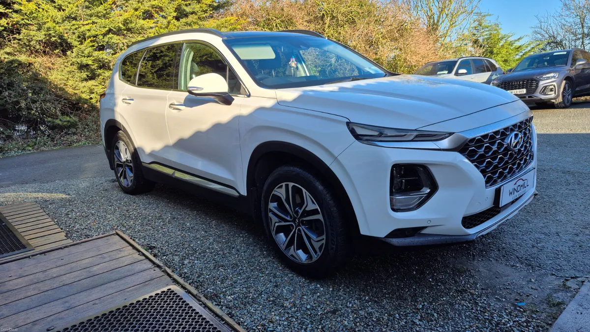 HYUNDAI SANTA FE PREMIUM PLUS 7 Seater - Image 3