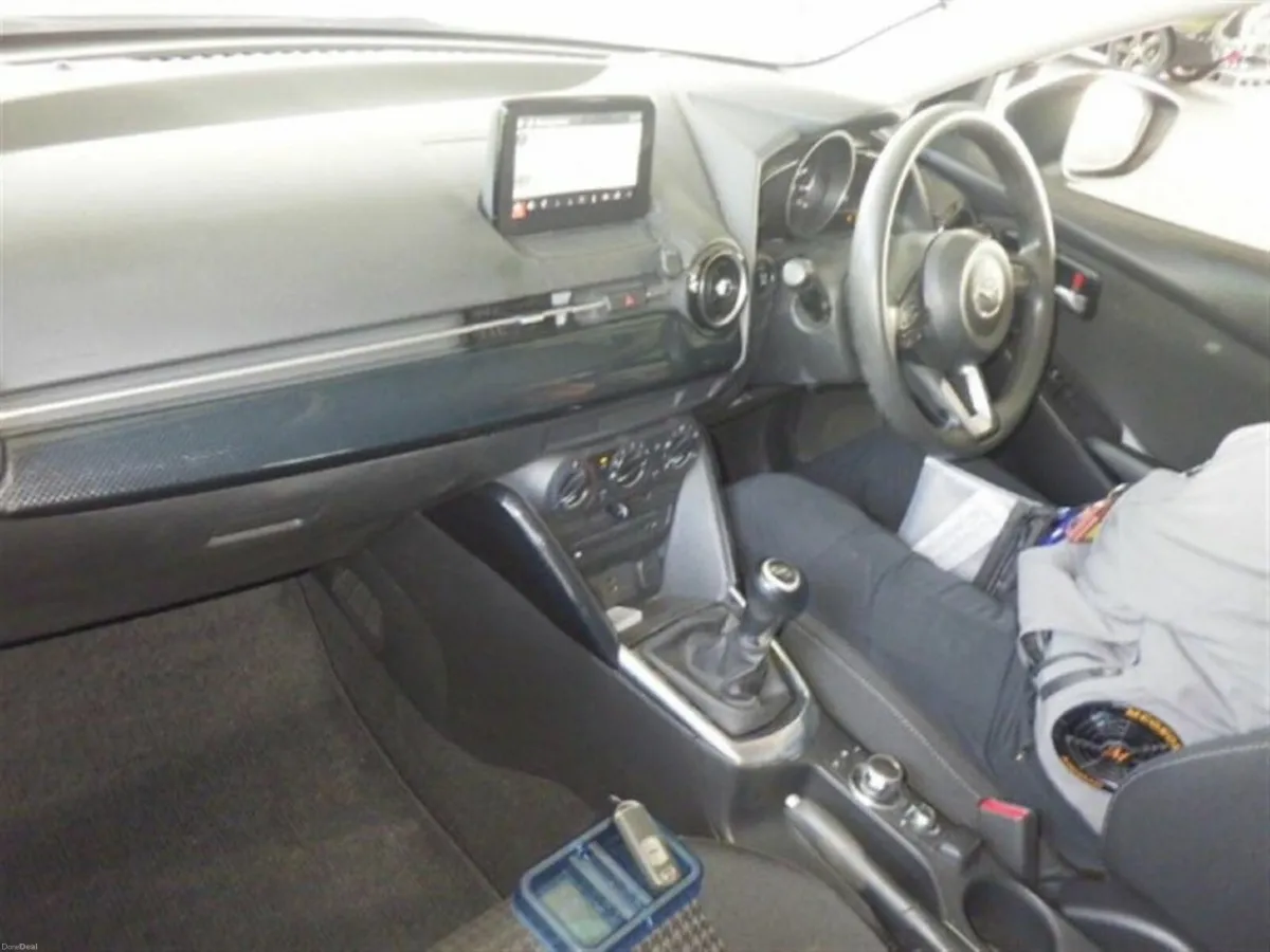 Mazda Demio 1.3 AUTOMATIC - PUSH START/STOP BUTTON - Image 3