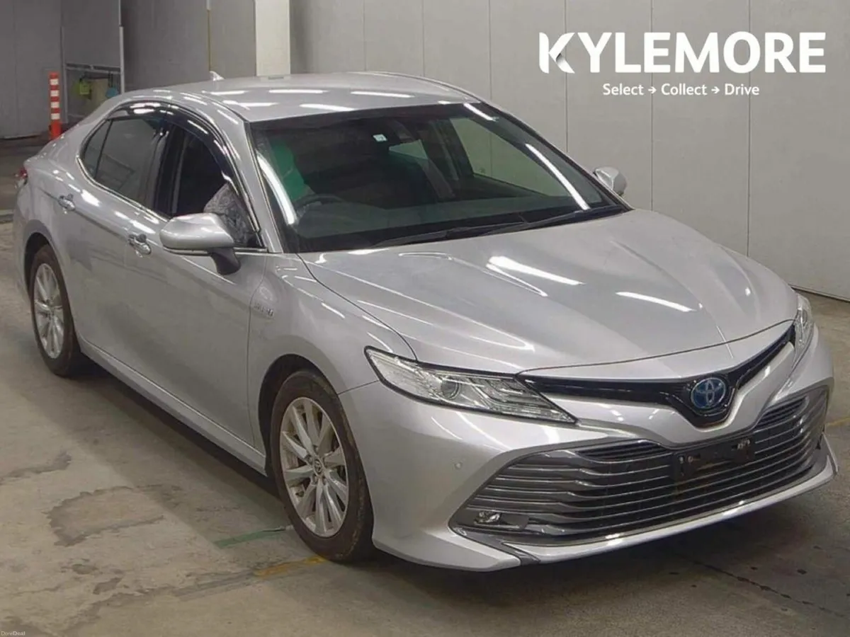 Toyota Camry HYBRID - FACTORY ALLOYS - REVERSE CAM - Image 1