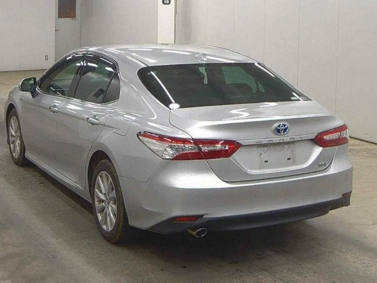 Toyota Camry HYBRID - FACTORY ALLOYS - REVERSE CAM - Image 2