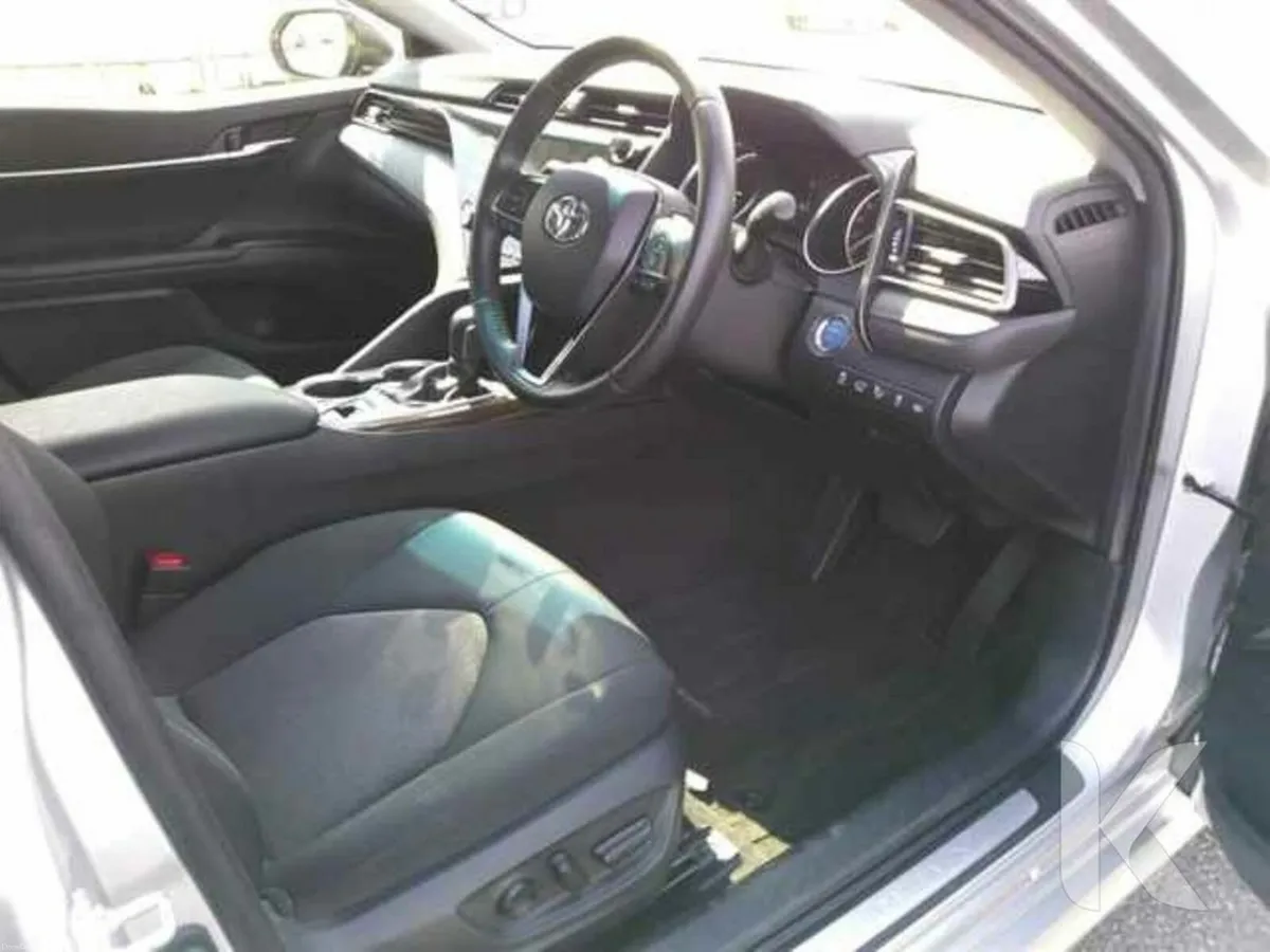 Toyota Camry G SPEC - FACTORY ALLOYS - ADAPTIVE CR - Image 3