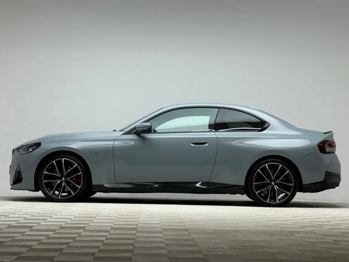 BMW 2-Series 220i M SPORT PRO - Image 4