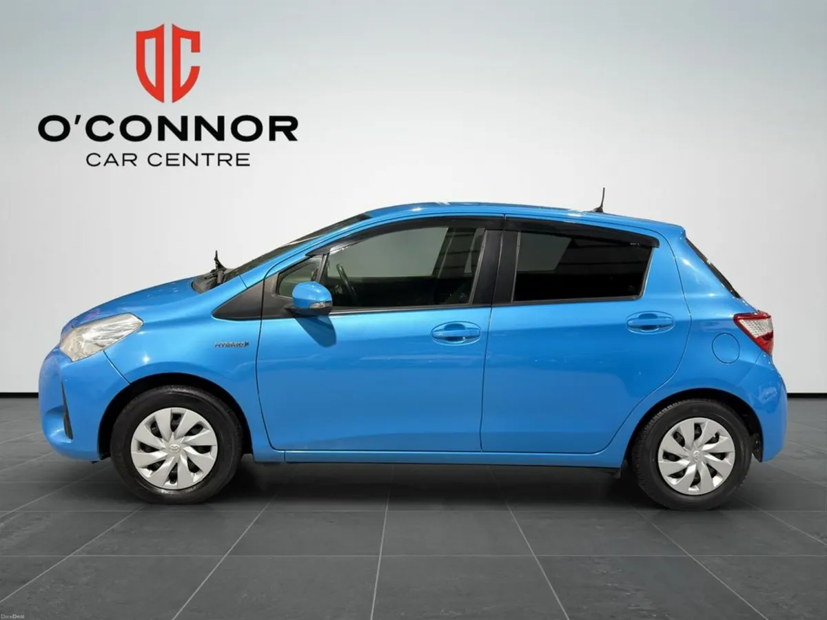 Toyota Yaris “Blue that pops, fuel bills that don’ - Image 4