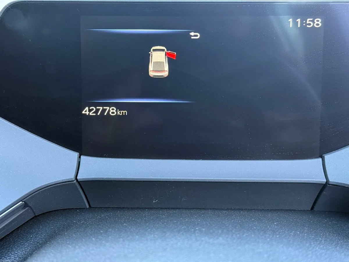 Toyota Prius - Image 4