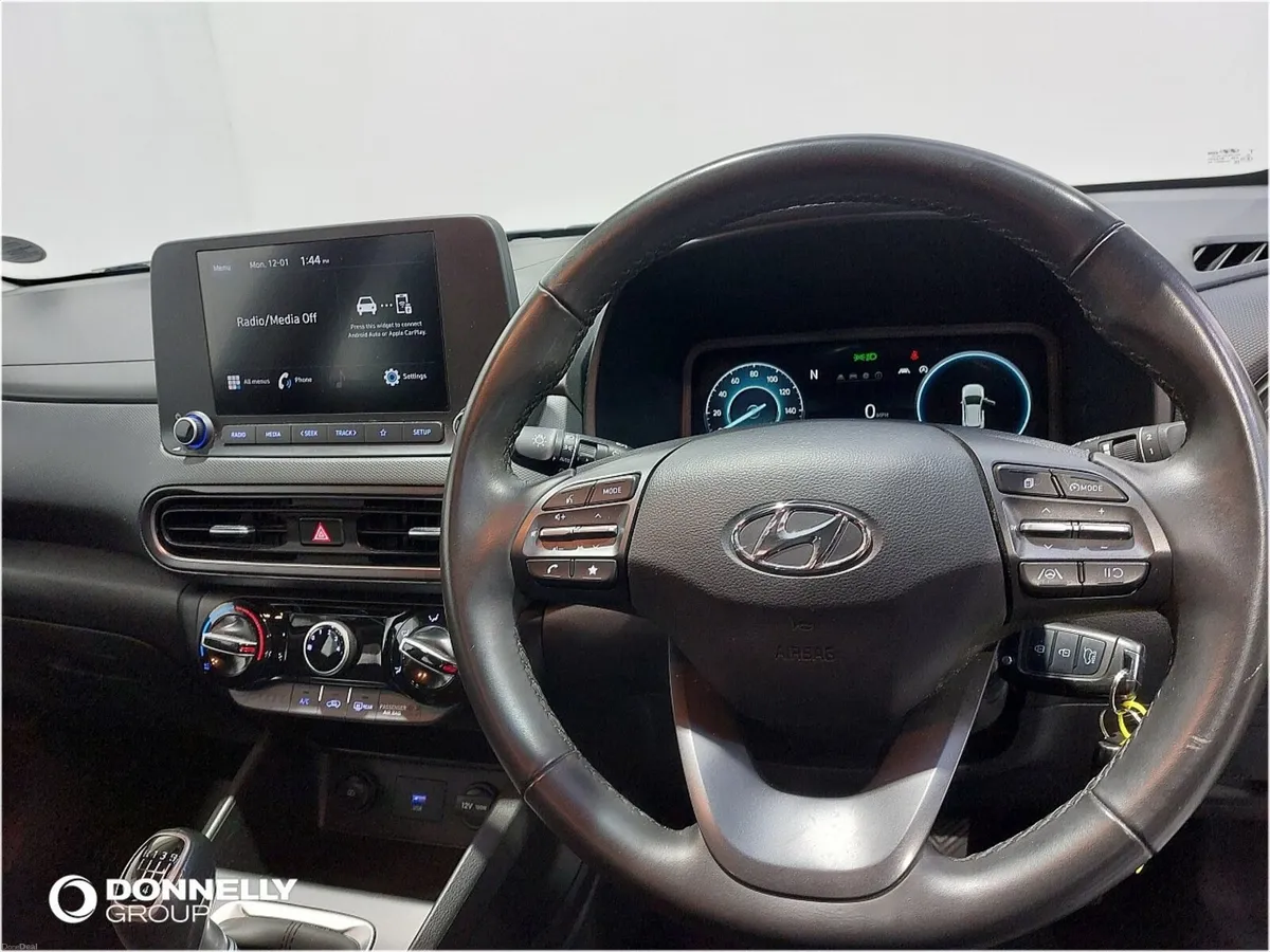 Hyundai Kona Hatchback SE Connect - Image 4