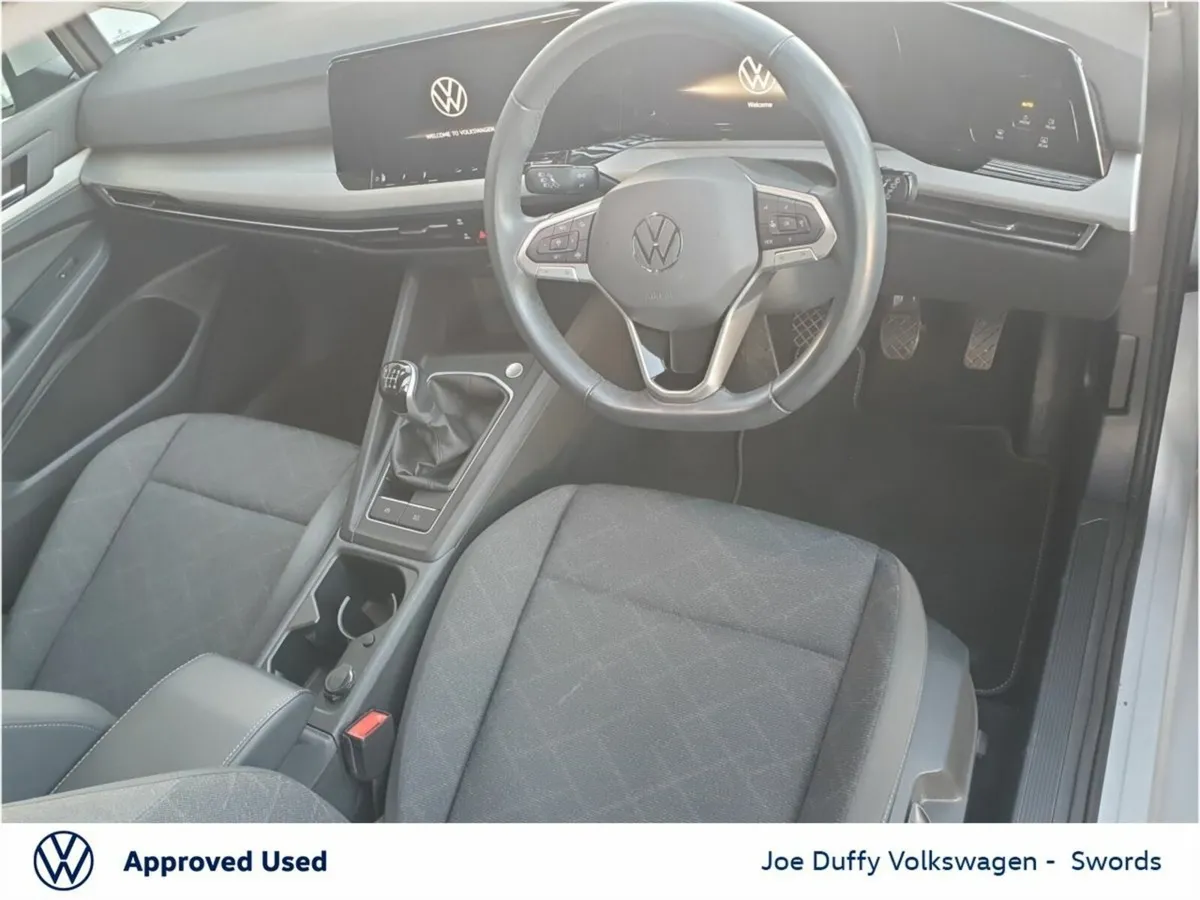 Volkswagen Golf 1.0 TSI 110HP Life - Image 4
