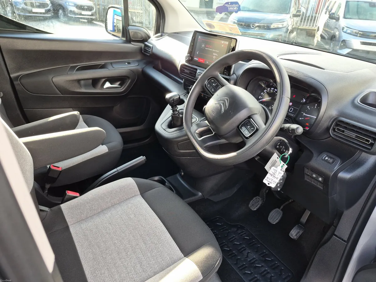 Citroen Berlingo Wheelchair Access Taxi Spec - Image 6