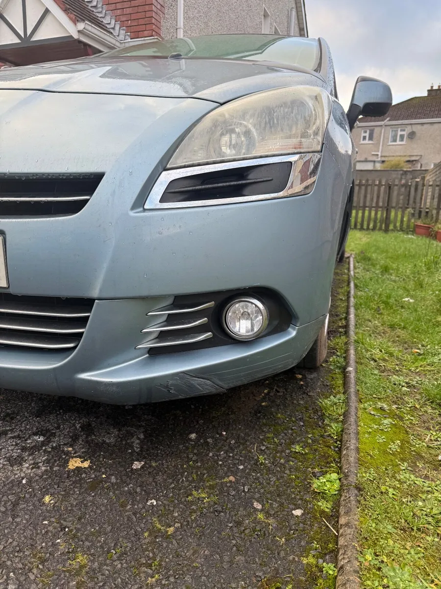 Peugeot 5008 2010 - Image 2