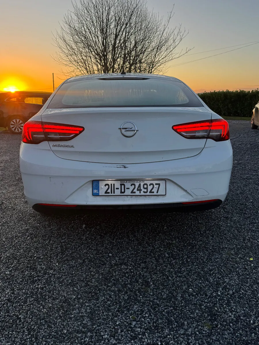 Opel Insignia 2021 diesel - Image 2