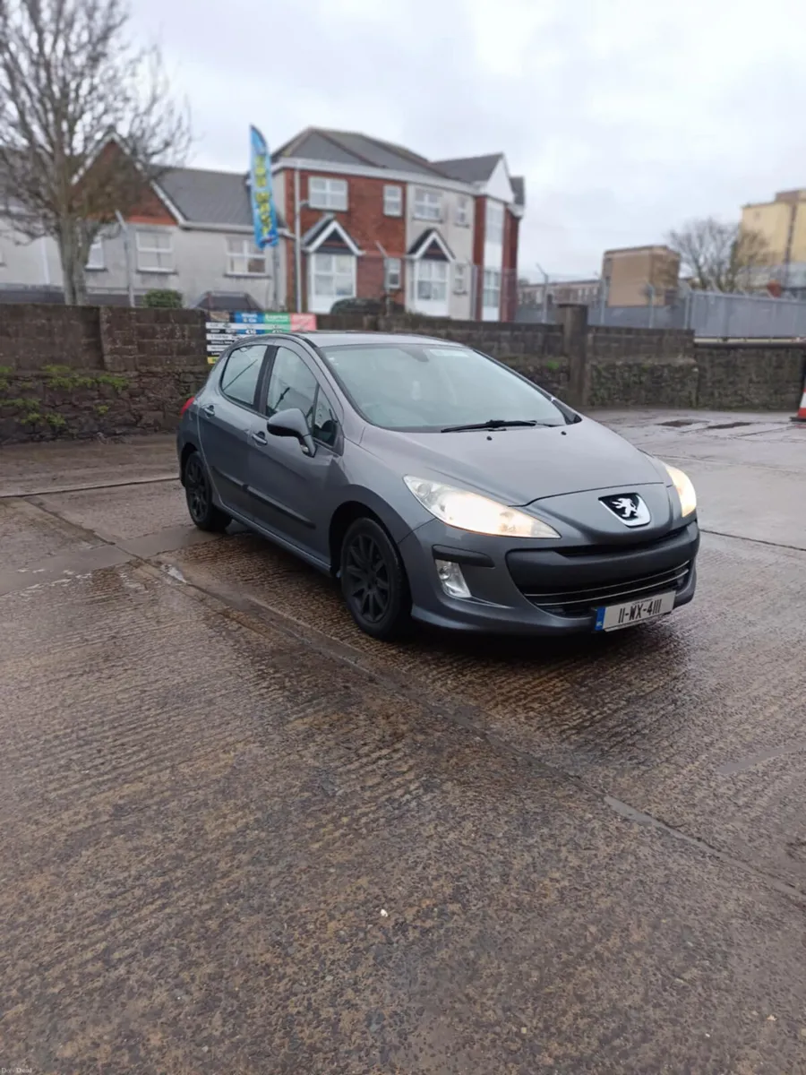 Peugeot 308 2011 diesel - Image 2