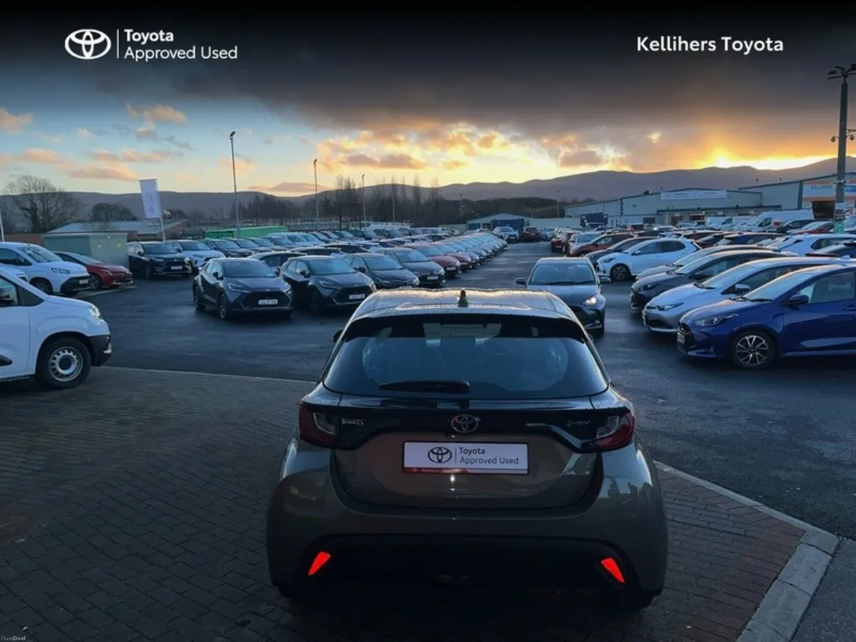 Toyota Yaris Yaris Hybrid Luna - Image 4