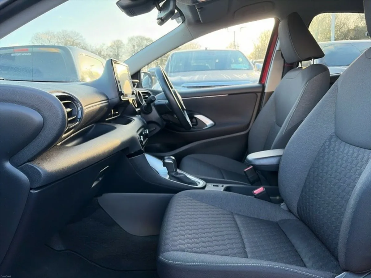 Toyota Yaris 1.5 LUNA SPORT 4DR AUTO - Image 6