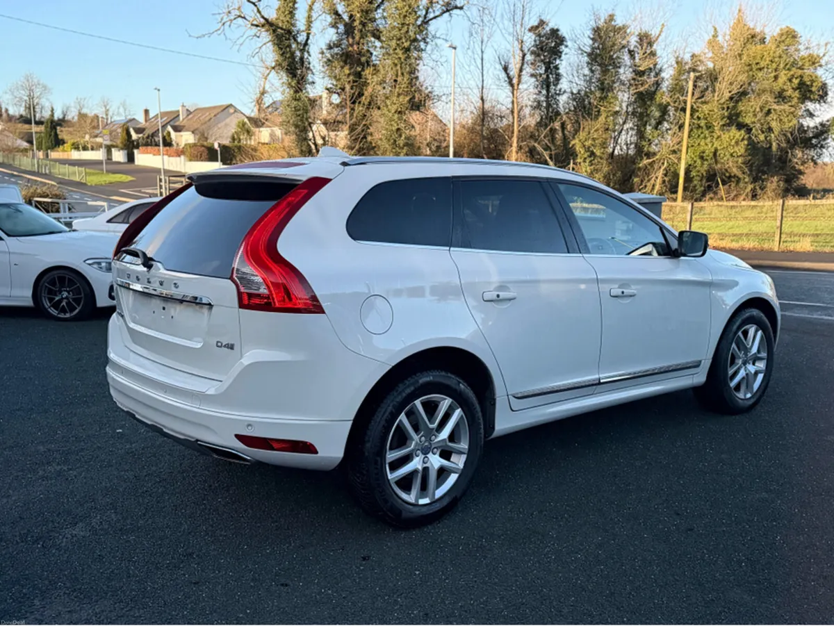 Volvo XC60 2.0 D4 DIESEL SE LUXURY PREMIUM AUTO ** - Image 4