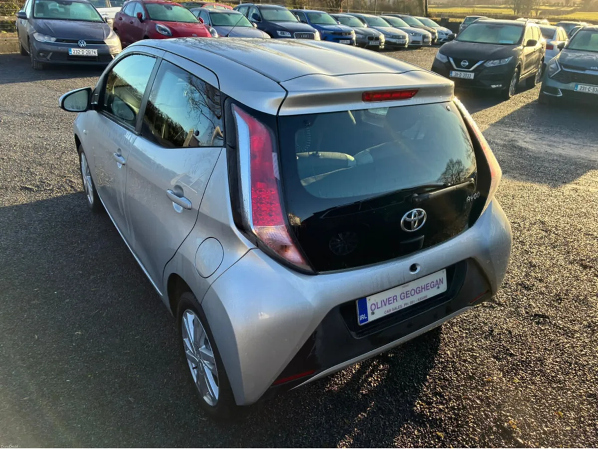 Toyota Aygo 1.0 X-PLAY (ONLY 29,000 KLMS) - Image 3