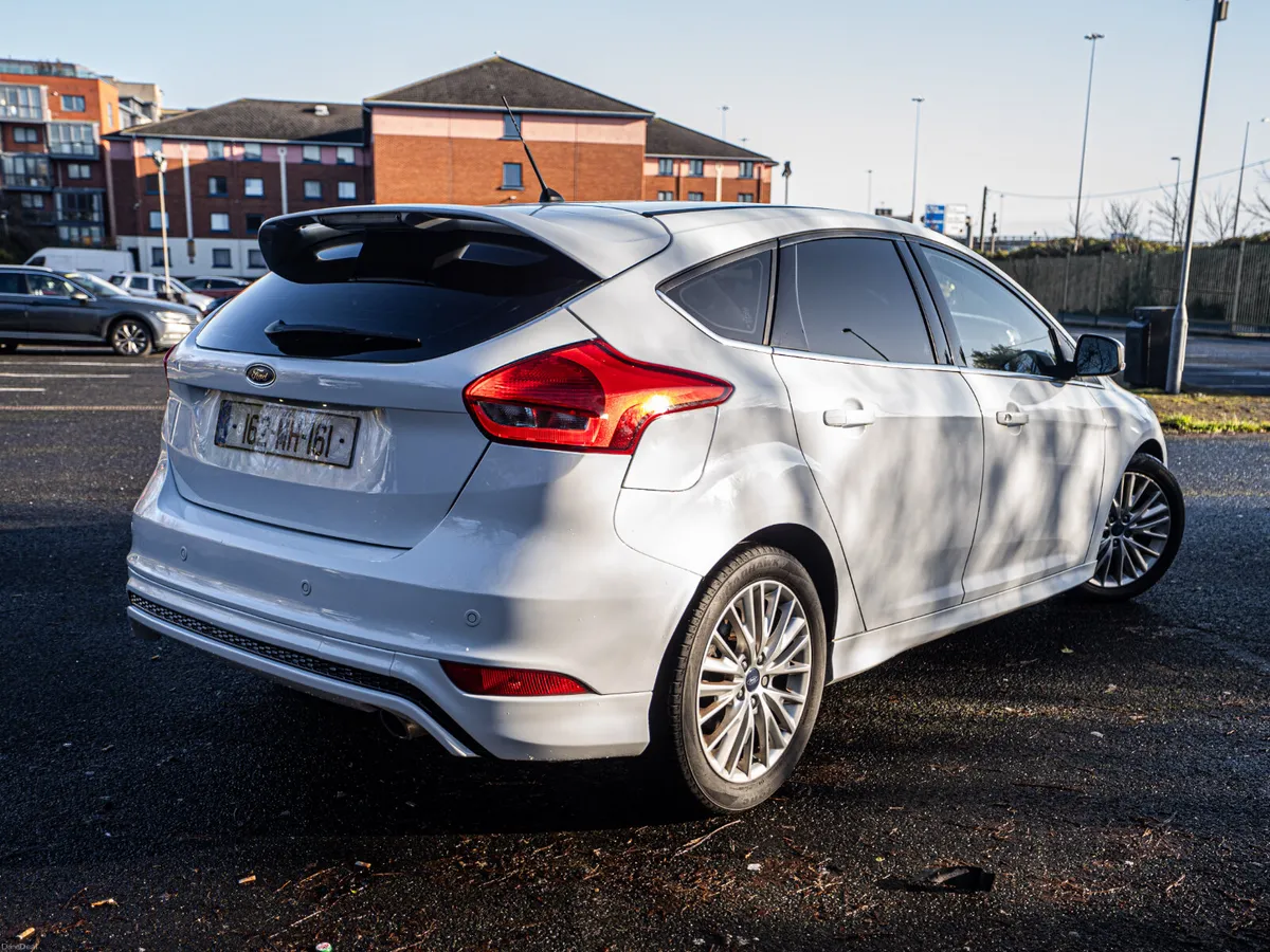 Ford Focus 2016 - Image 2