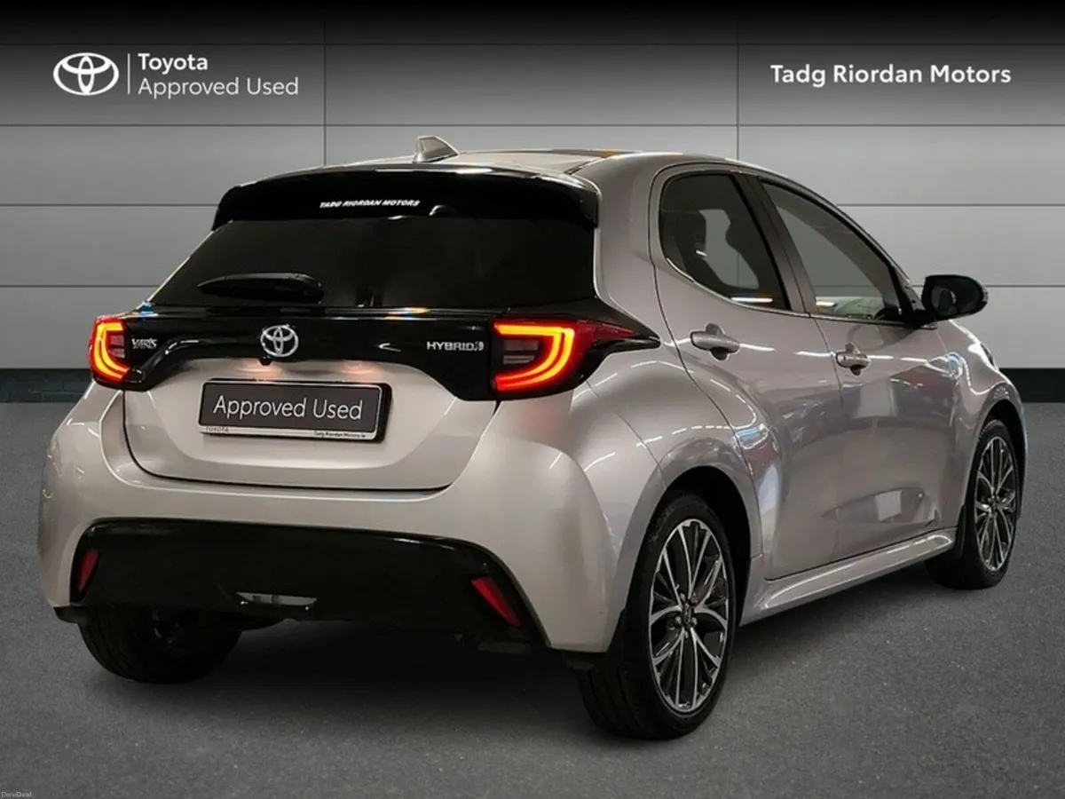 Toyota Yaris 1.5 HYBRID PLATINUM - Image 2