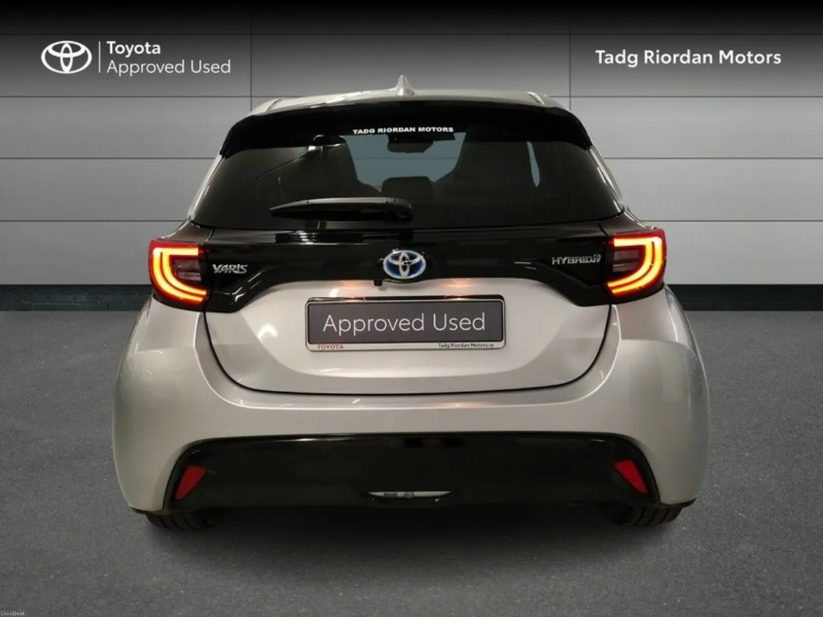 Toyota Yaris 1.5 HYBRID PLATINUM - Image 4
