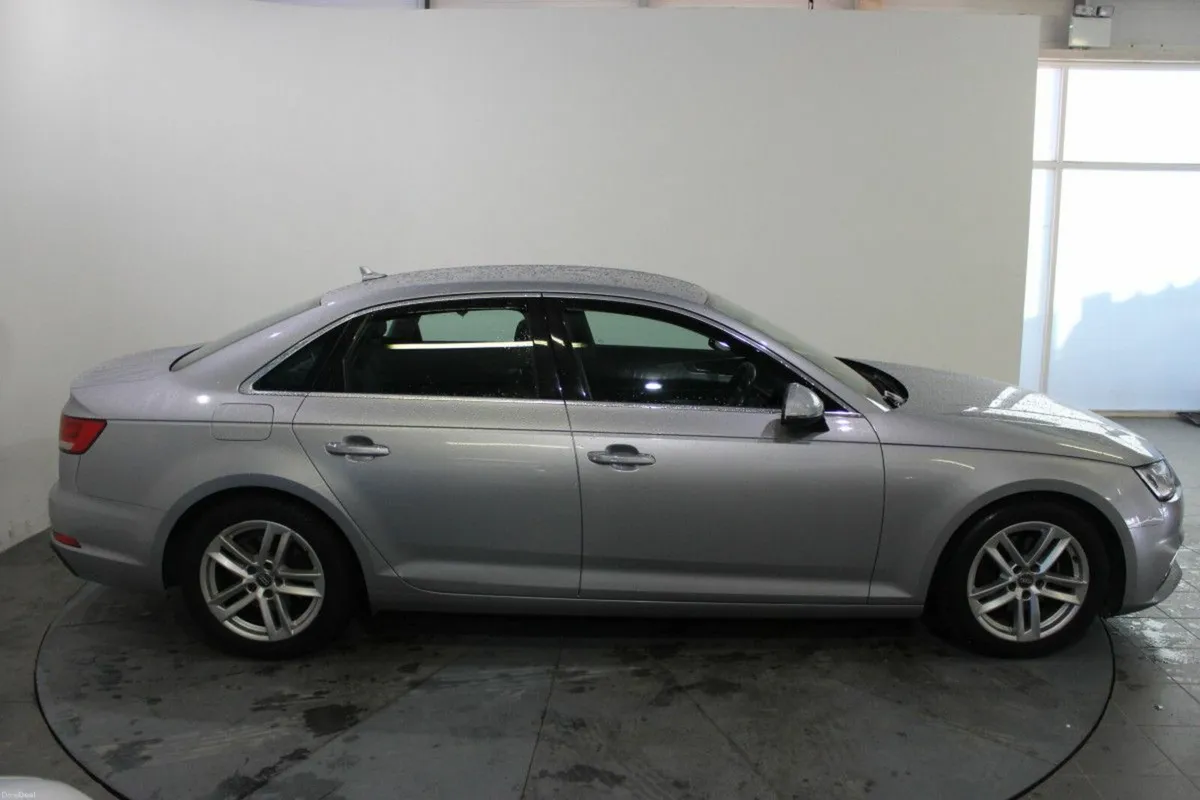 Audi A4 35TDI 150HP S tronic SE - Image 3