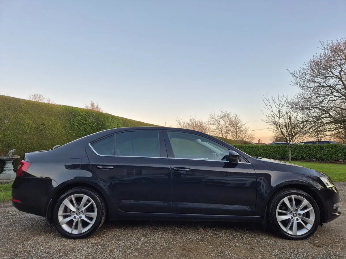 202'SKODA OCTAVIA 1.6 TDI ELEGANCE - Image 3