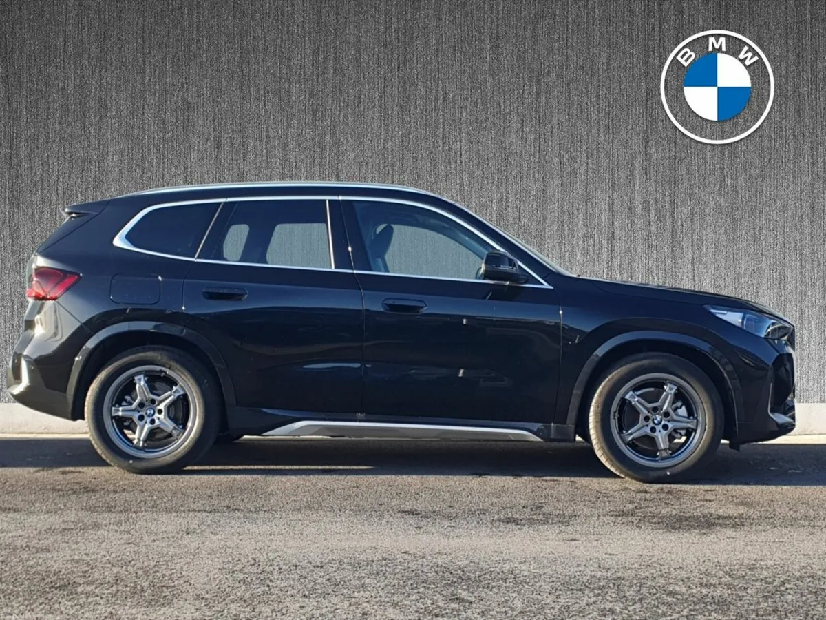 BMW iX1 iX1 eDrive20 xLine - Image 3