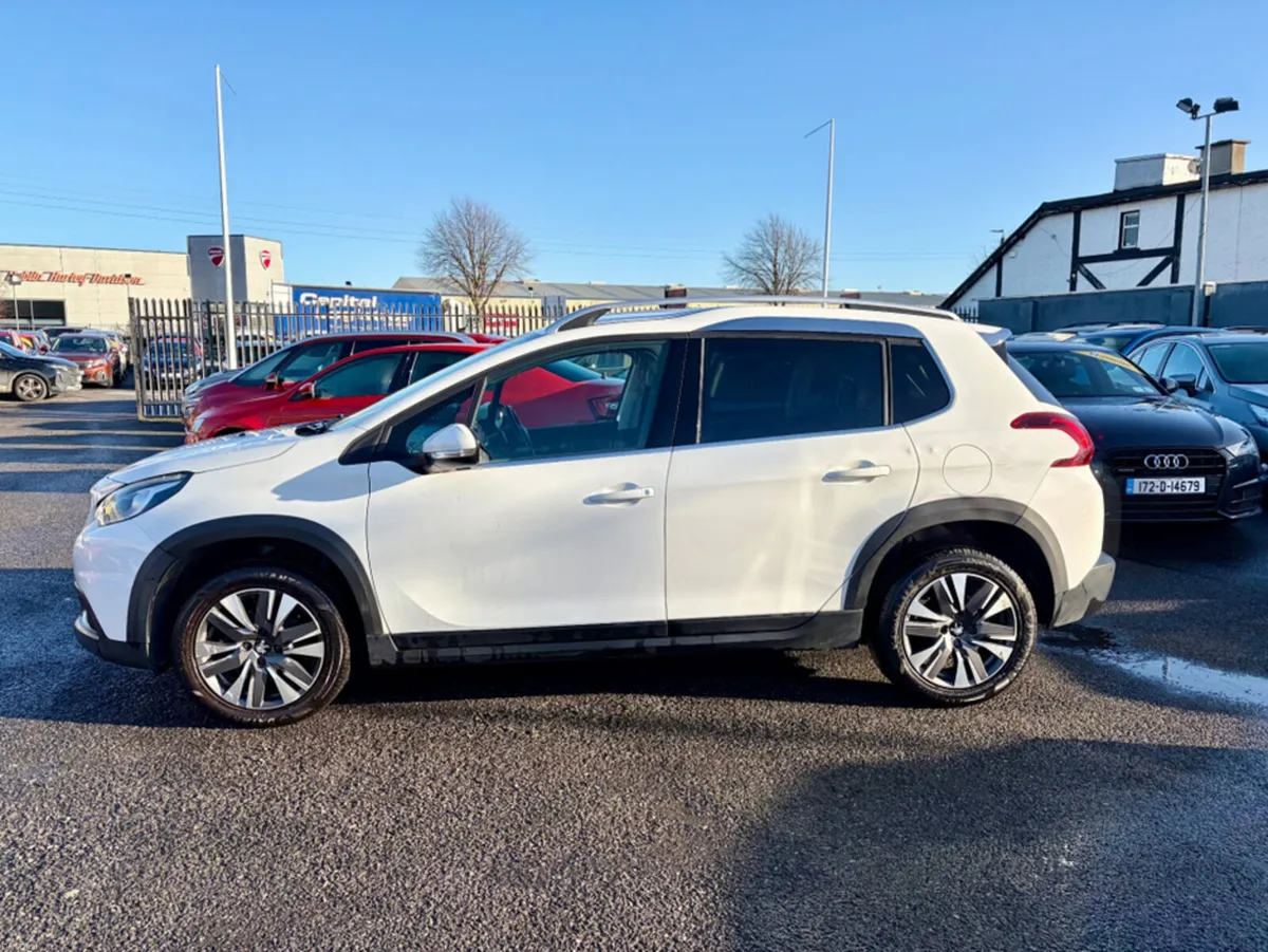 Peugeot 2008 1.2 ALLURE  AUTOMATIC ** TOP SPEC ** - Image 4