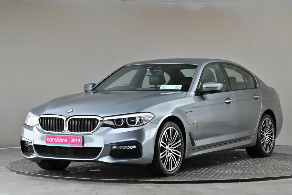 BMW 5-Series 530E PLUG=IN HYBRID **BLACK LEATHER** - Image 3