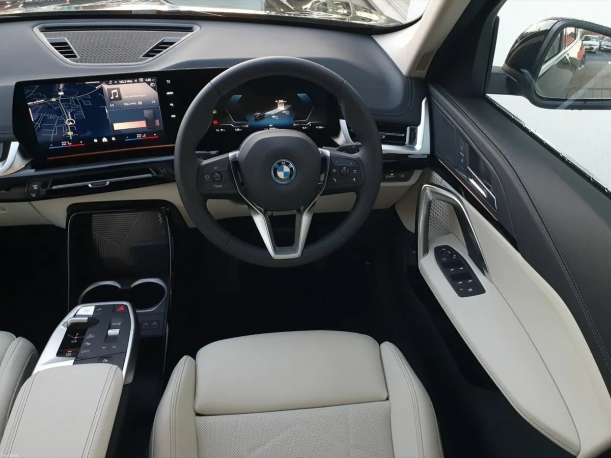 BMW iX1 eDrive20 xLine - Image 5