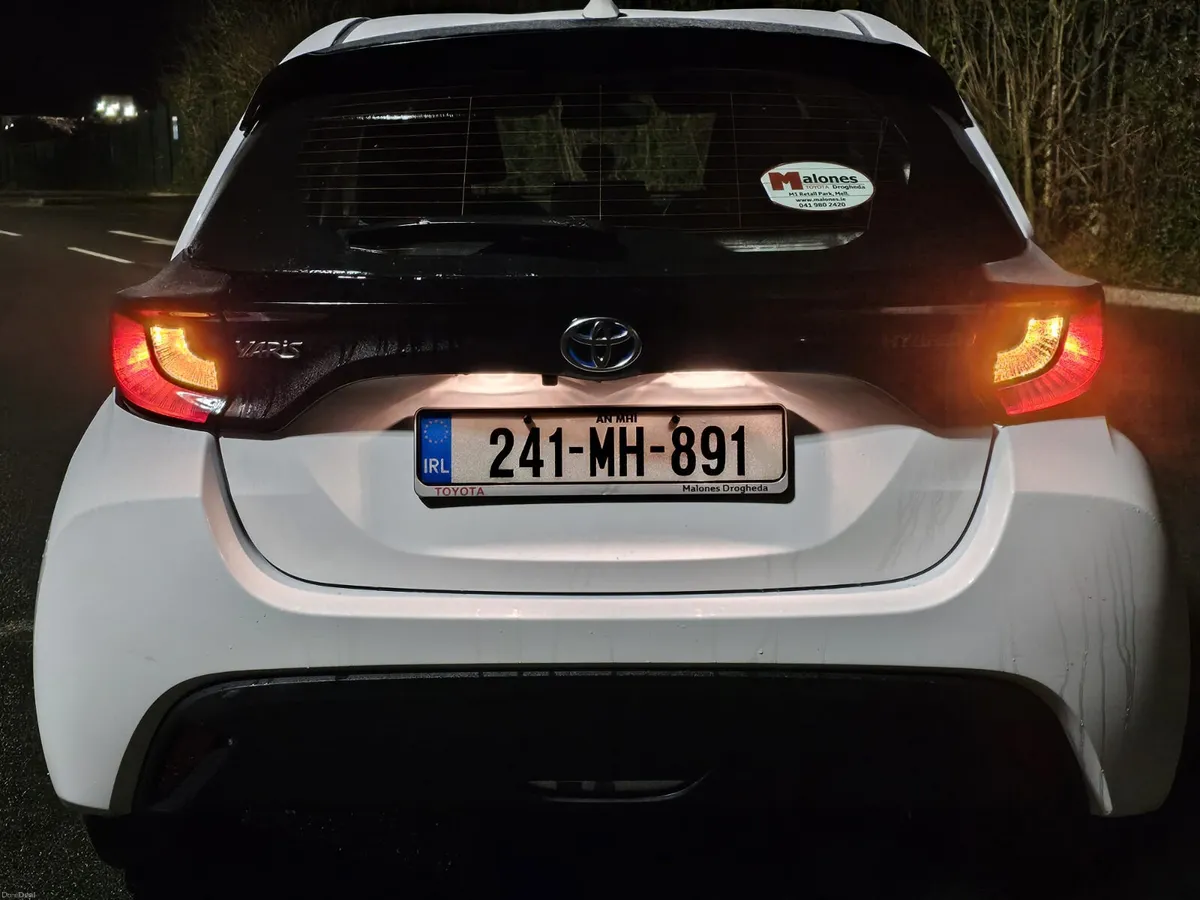Toyota Yaris 2024 hybrid automatic €22900 - Image 3