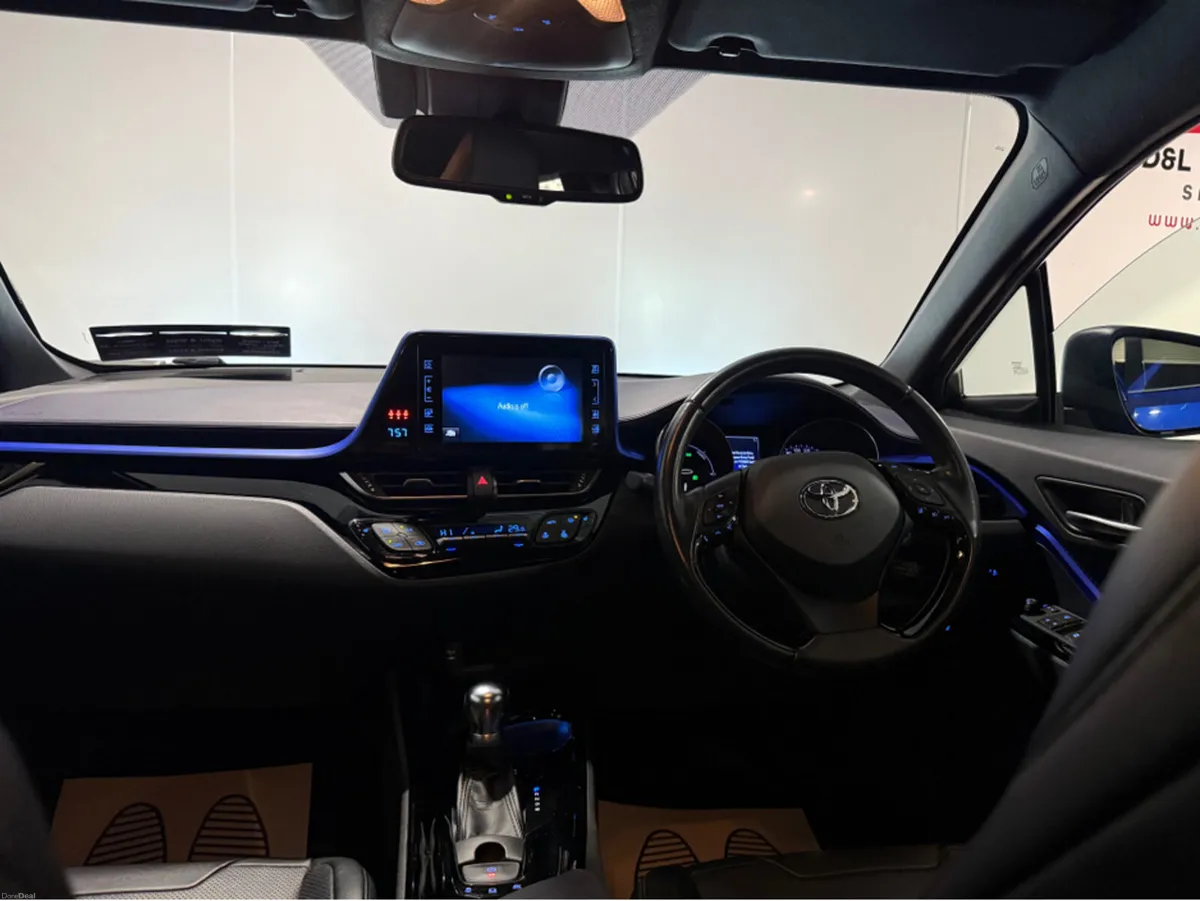 Toyota C-HR HYBRID LUNA SPORT 4DR AUTO - Image 3