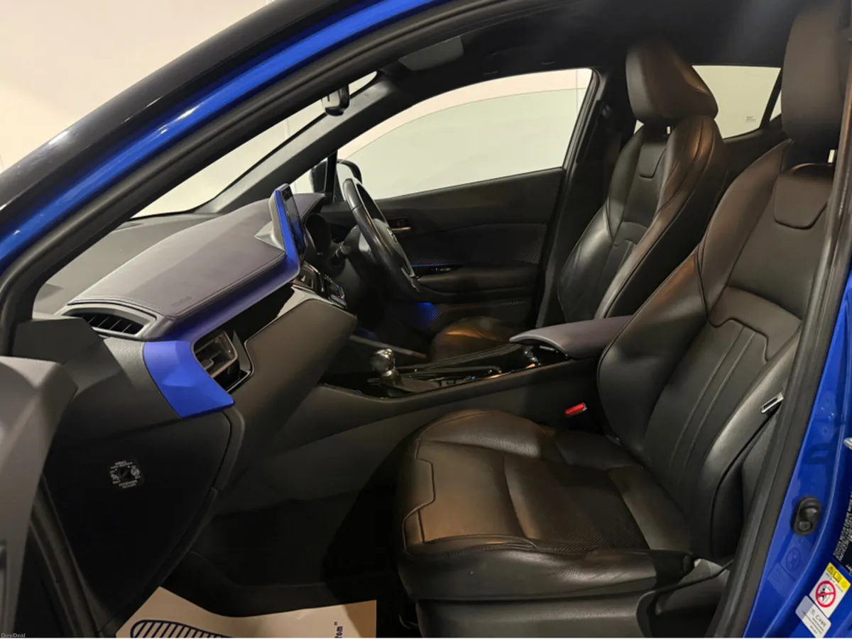 Toyota C-HR HYBRID LUNA SPORT 4DR AUTO - Image 4