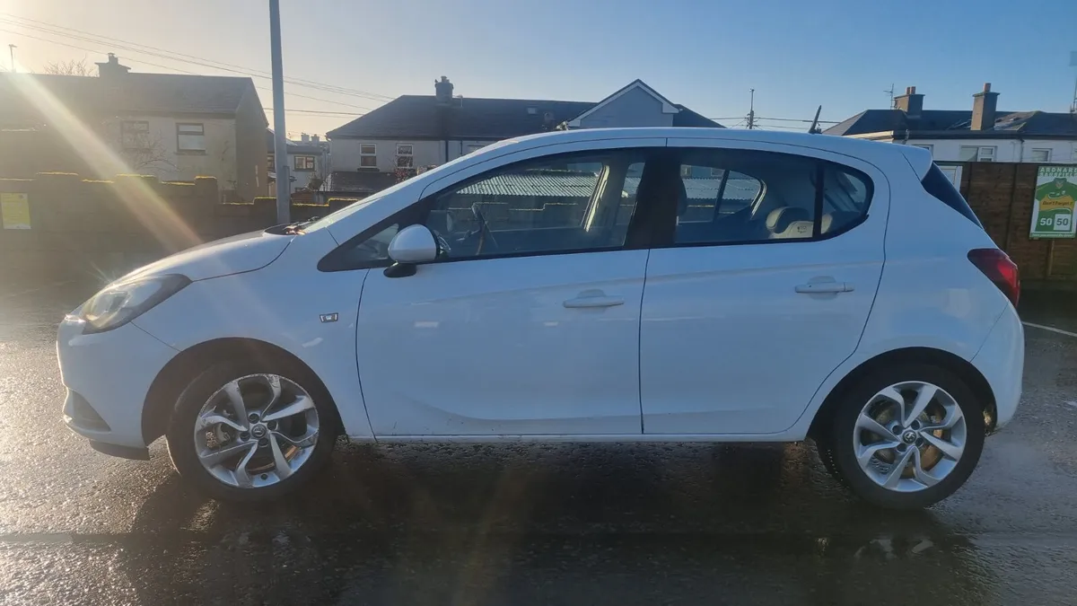 151 Vauxhall Corsa 1.4 petrol - Image 4