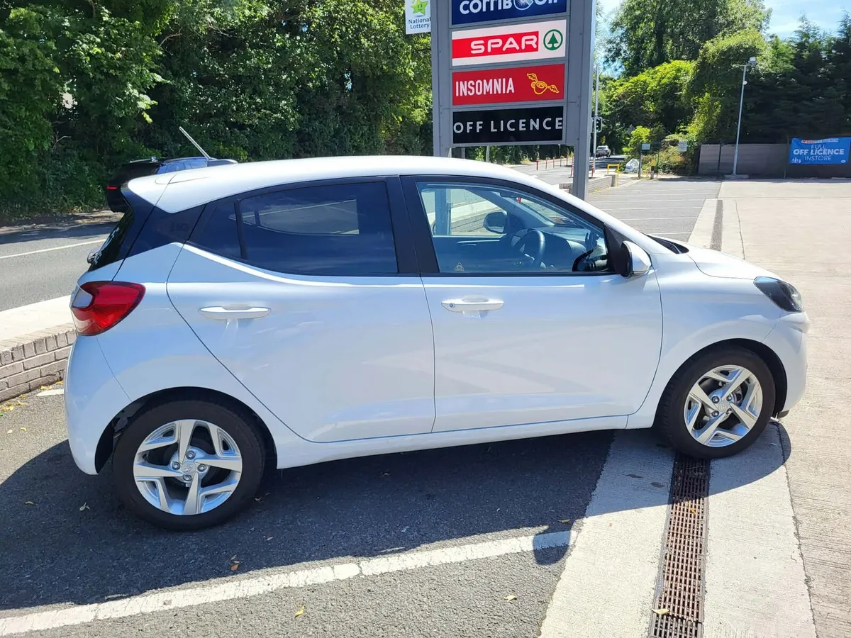Hyundai i10 Deluxe 2023 Automatic - Image 2
