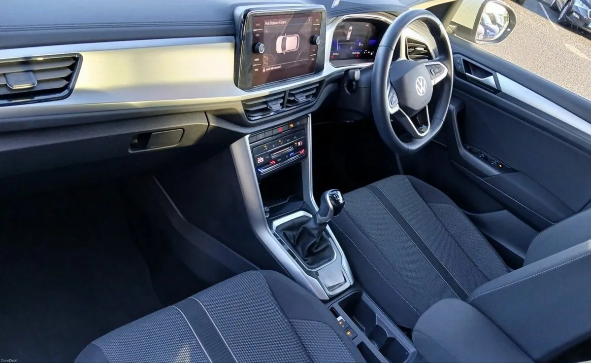 Volkswagen T-Roc LIFE 2.0TDI 116HP **APP CONNECT, - Image 2