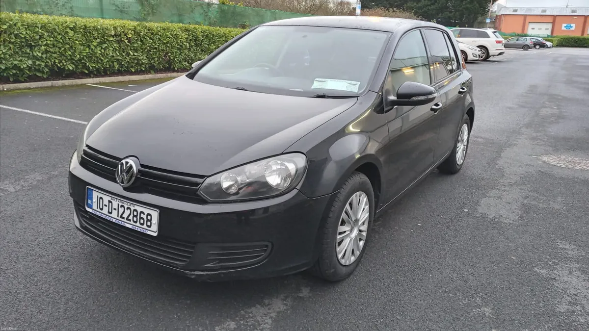 VW GOLF 2010 / 1.6 TDI 90BHP TRENDLINE / NCT & TAX - Image 1