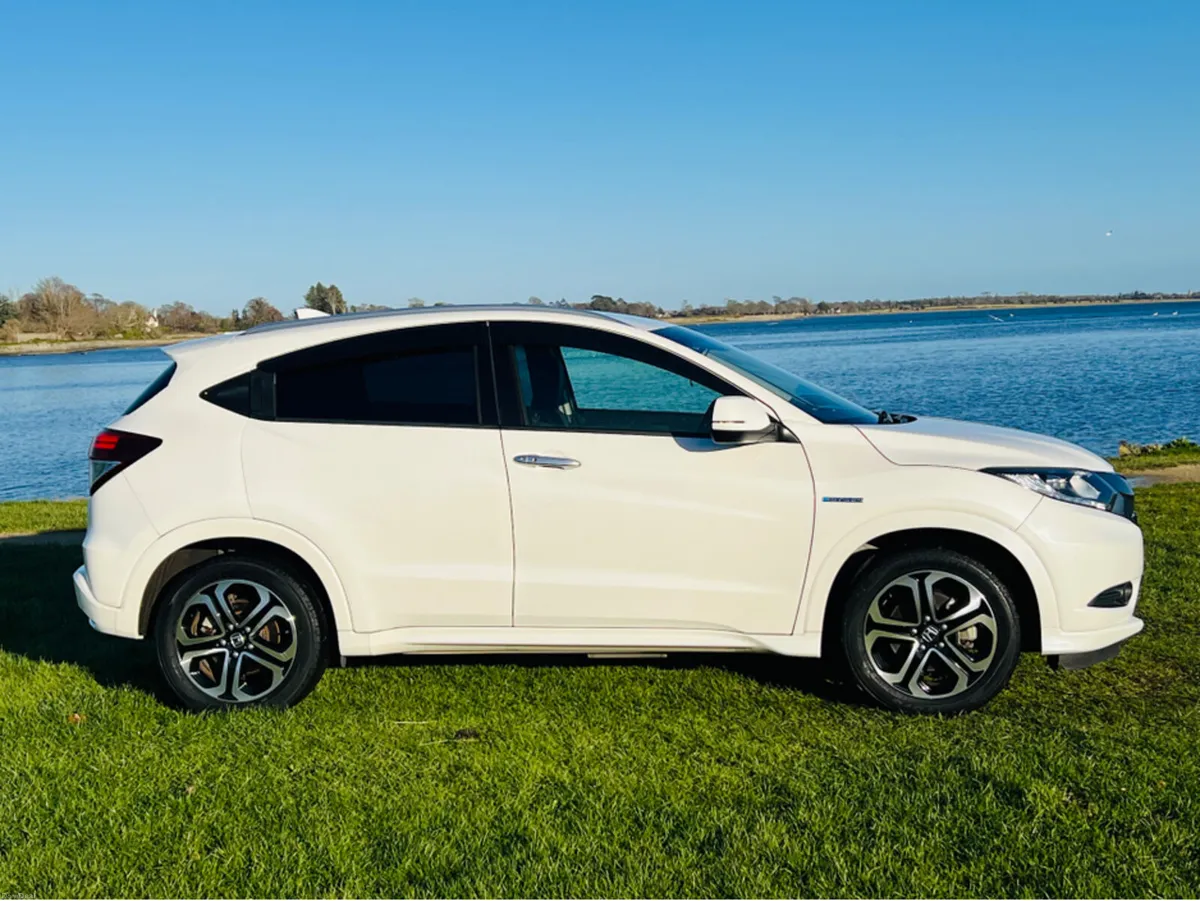 Honda Vezel DAA-RU3 - Image 4