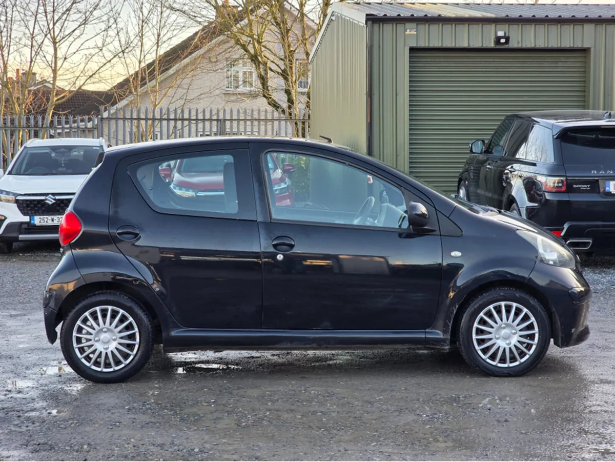 Toyota Aygo 1.0 5DR AURA - Image 3